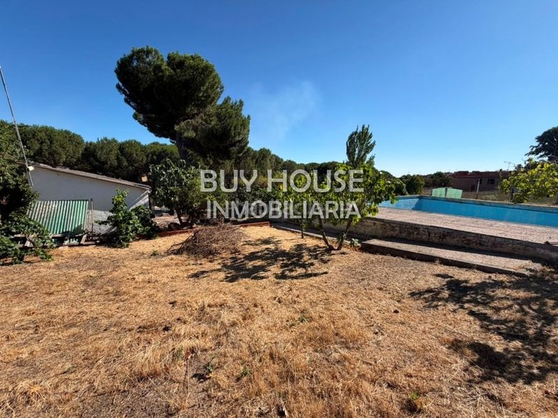 Foto a91b2c08-3c8b-4823-b74b-b092ec1e1155. Terreno residencial parcela de 623 m y piscina privada madrid en Serranillos del Valle