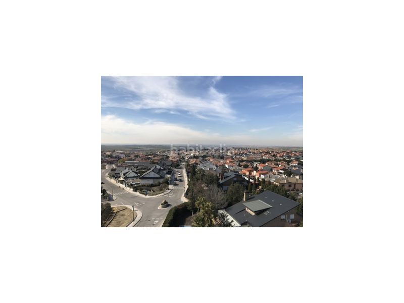 Foto b6930d7c-009a-4f7f-97d9-832a9c9cc477. Terreno residencial parcela de 623 m y piscina privada madrid en Serranillos del Valle