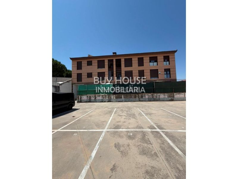 Foto b179eb6c-c13c-4992-a022-9f1ff8c0bf3a. Pis amb aparcament a Camarena