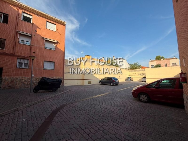 Foto edb253db-bff6-4909-97a5-6baddadf3bcb. Pis amb aparcament a Centro Illescas
