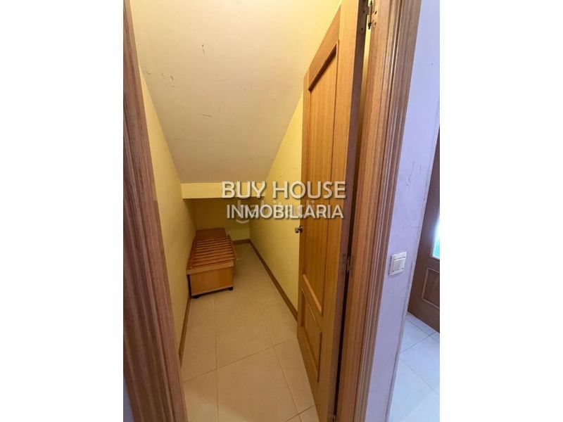 Foto c5d20b0f-b4a1-4828-831f-70329ed5e040. Xalet amb aparcament a Recas