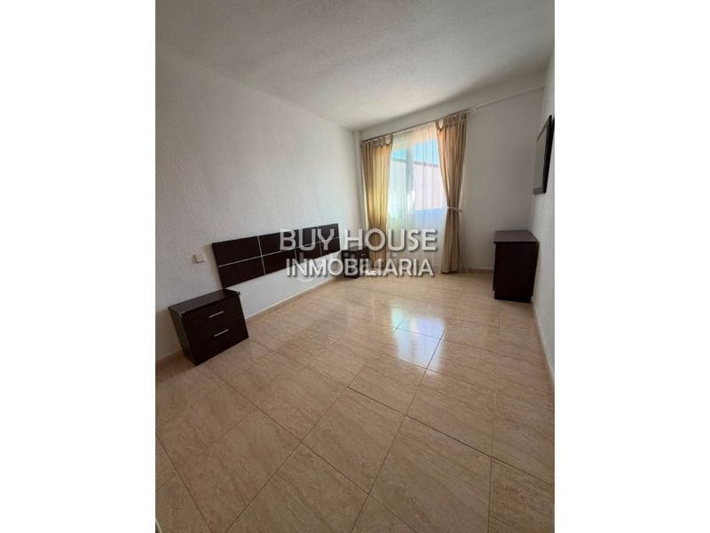 Foto c7bfa645-eac9-458a-9659-92565418cad3. Pis amb aparcament a Ugena