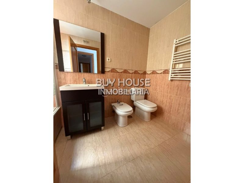 Foto ca658075-798c-4b09-8c94-0d5e84baae85. Pis amb aparcament a Ugena