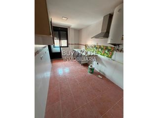 Appartement  Calle poeta miguel hernandez. Inmobiliaria buy house vende amplio piso en yuncler toledo.