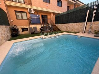 Chalet  Calle cauce. Chalet pareado en illescas  4 dormitorios  piscina con jacuzzi