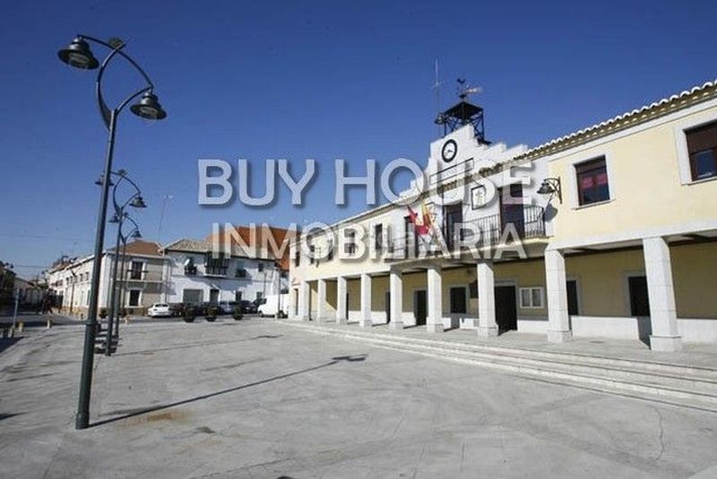 Foto 56319589-507e-4d5f-9f5e-8308de423859. Chalet in plaza de la constitución 8 in Villaluenga de la Sagra