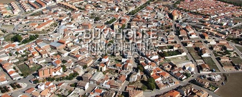 Foto c303e770-66d2-4d1c-9f56-1d2c3b94999f. Chalet in plaza de la constitución 8 in Villaluenga de la Sagra