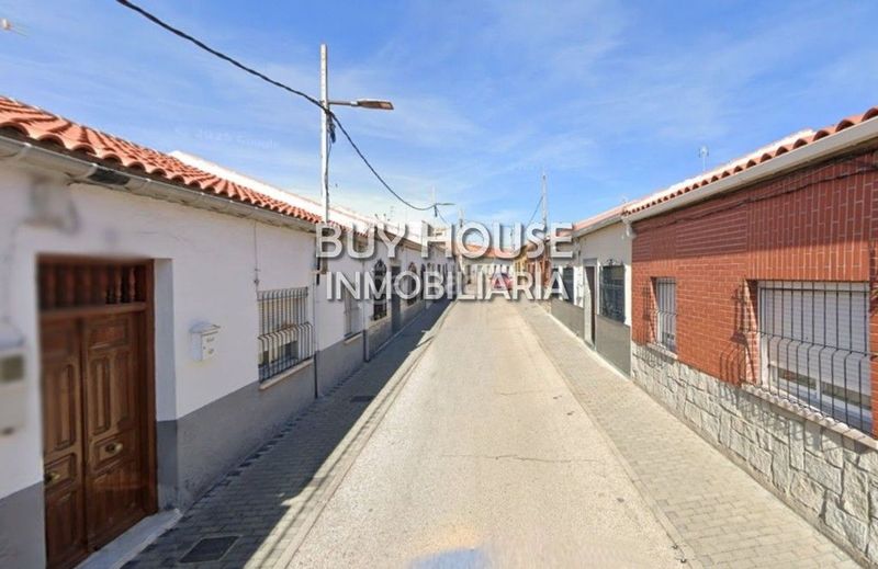 Foto 9afd3dd4-bcf8-46d0-91c8-b7dba0a26778. Casa amb aparcament a Centro Illescas