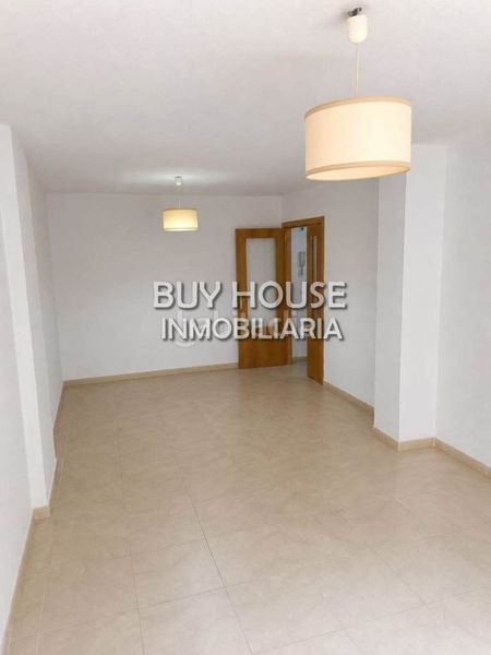 Foto aa35ef9e-e37e-49b8-819a-f739df7d71b2. Etagenwohnung mit parking in Fuensalida