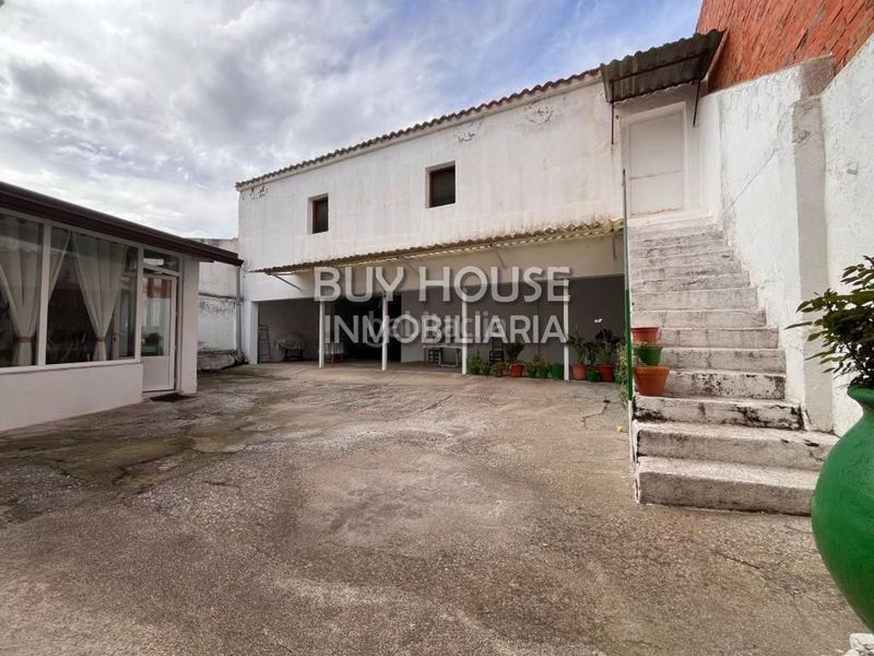 Foto 514d337e-d4bd-491a-b4c2-3e5393b10843. Xalet a Centro Illescas