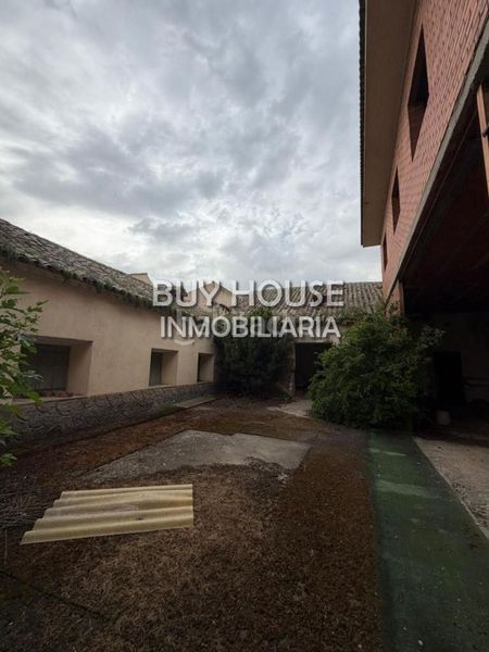 Foto 4ecba394-0b5f-4d8b-bde9-13d51e10675a. Casa amb aparcament a Magán