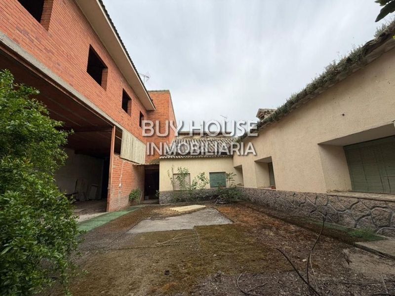Foto 6654153b-e3f9-47a6-8fd6-d6ff34377ba5. Casa amb aparcament a Magán