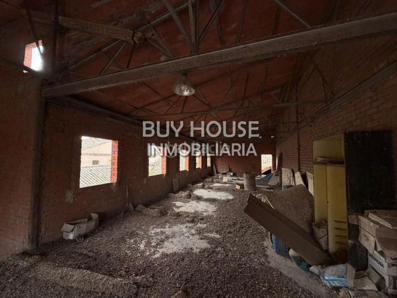 Foto 6f402206-a584-4ca9-b0ca-ae86a0a00333. Casa amb aparcament a Magán