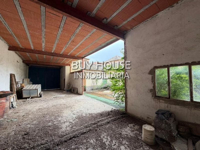Foto a8ea07b7-2273-48b6-8d2b-8223f82f3e18. Casa amb aparcament a Magán