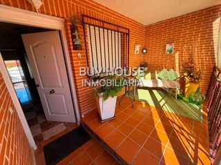 Chalet in Bargas. Nuevo chalet adosado a la venta en bargas toledo