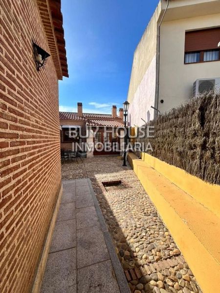 Foto 01ae38e8-2d6c-4873-b386-73df4575af58. Xalet amb aparcament a Centro Illescas