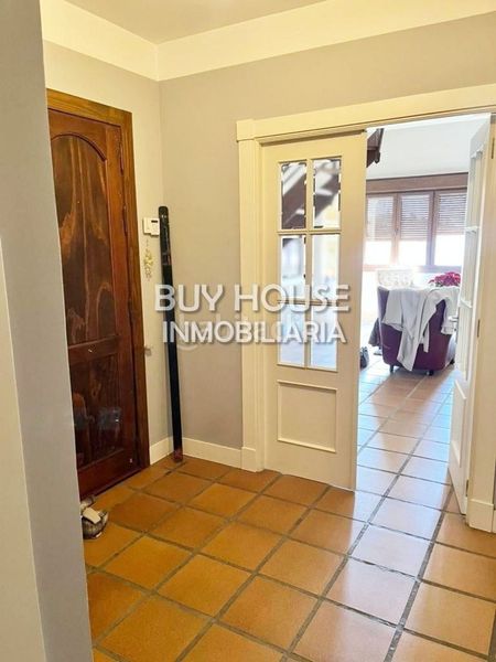 Foto c5b1d1a6-93d2-47d4-a588-b89062504f26. Xalet amb aparcament a Centro Illescas