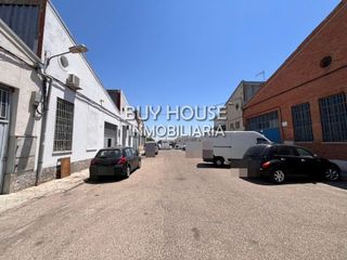 Fabrikhalle in Estación-Cruz Roja