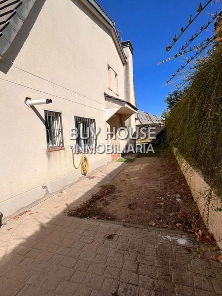 Foto f35e4869-3db3-41b4-a012-e4befd650eff. Xalet amb calefacció aparcament a señorío de Illescas Illescas