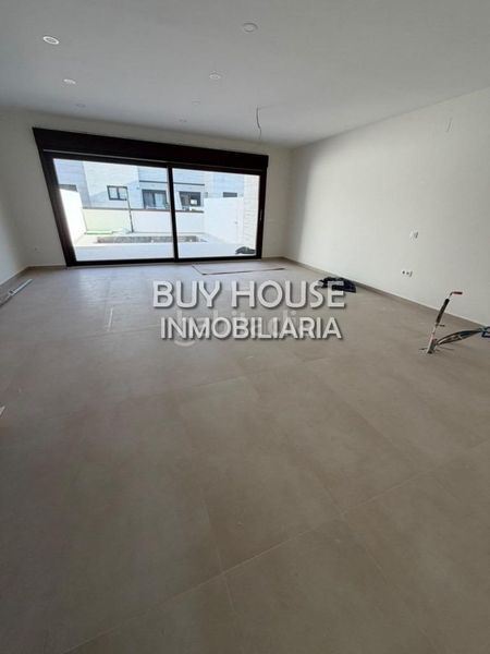 Foto 7964e8b0-9e2a-4298-be14-0b03f990e07d. Casa adossada amb calefacció aparcament piscina a Illescas