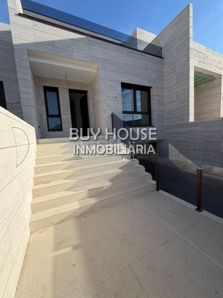 Foto 848c8a71-e028-47b4-9e3d-15fcd8e3bda7. Casa adossada amb calefacció aparcament piscina a Illescas