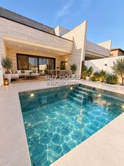 Casa adossada a Parque Manuel de Vega-Carretera de Ugena. Chalet adosado a estrenar con piscina privada en illescas  zona