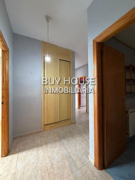 Foto c9e3f0fc-c2fc-4b05-851f-42f844e10b9f. Pis amb calefacció aparcament a Yeles
