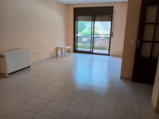 Pis  Carrer de lluís companys. Piso comodo y acogedor en monistrol de montserrat