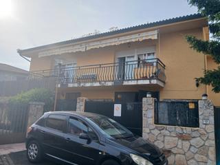 Chalet  Calle de las lamas. Magnifico chalet independiente en pleno centro de alpedrete**