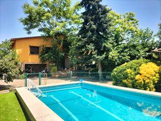 Chalet en Calle ruperto chap 1. Se vende chalet indpendiente en zona los negrales