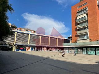 Alquiler Local Comercial en Estació de França. Oportunidad !! restaurante en traspaso