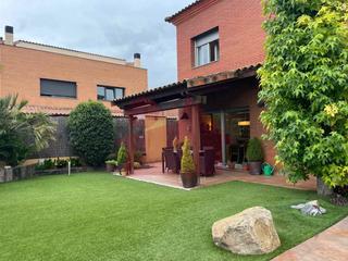 Maison à Parets del Vallès. Casa a 4 vientos parets eixample