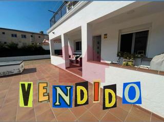 Planta baixa a Sant Fost de Campsentelles. Planta baja con entrada independiente