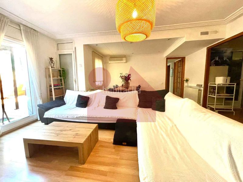 Foto 85671f6c-5009-4cf1-abfa-d89cd7a02341. Pis amb calefacció a Col·legis Nous Mollet del Vallès