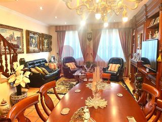 Maison jumelée à Centre. Singular casa en pleno centro de mollet