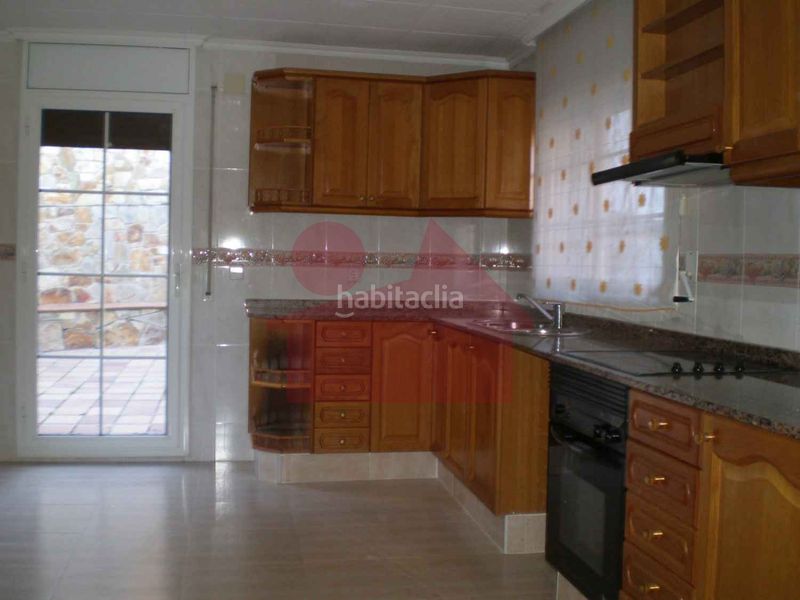 Foto 6e79489b-33ef-423c-8b96-0d78fddc73ff. Casa adossada amb calefacció aparcament a Martorelles