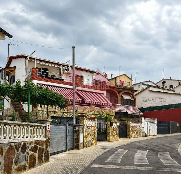 Foto ec2c5e20-832c-4310-8c71-249942911f9e. Casa adossada amb calefacció aparcament a Martorelles