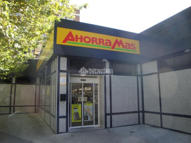 Foto df15bfa9-4db0-435a-a92c-19787c9107ff. Local comercial a Juan de la Cierva Getafe