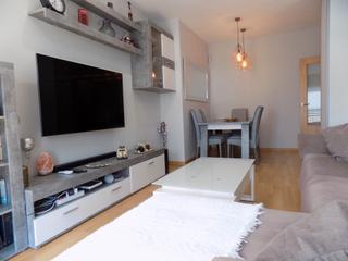 Lloguer Pis  Avenida de la haya. Se alquila piso de 2 habitaciones amplio con aseo y cuarto de ba