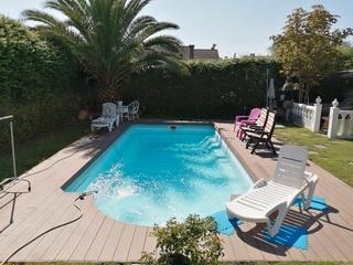 Maison jumelée  Avenida los almendros. Chalet pareado de 222 m2 utiles y jardín con pisicina.