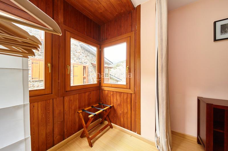Foto e332f4f6-41ea-4e09-bd3d-13abf0d749d7. Estudi amb calefacció aparcament a Soldeu-Incles Canillo