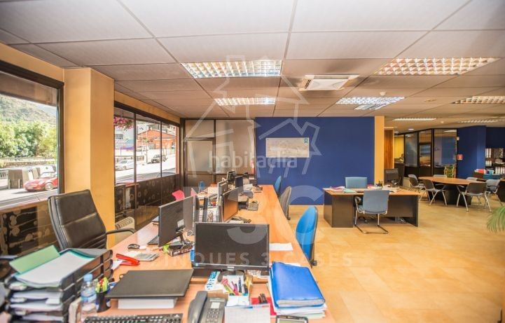 Foto d1d8ae73-7d2a-40b9-96c2-95ba9287dbbe. Local comercial a Encamp Encamp