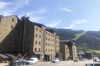Edifici a Soldeu-Incles. Edificiohotel para comprar con registro de comercio en incles