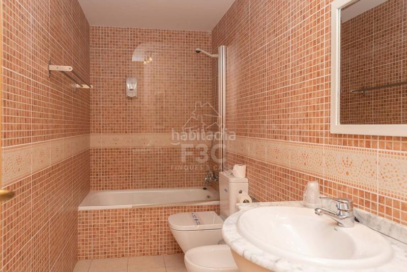 Foto 609a565d-62b5-40a7-8e4a-7872357dd8ec. Piano terra con riscaldamento parcheggio in Soldeu-Incles Canillo