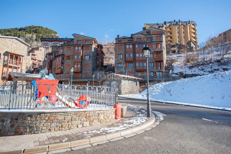 Foto 9db2829a-f2ca-4f5d-aa28-968e84846521. Piano terra con riscaldamento parcheggio in Soldeu-Incles Canillo