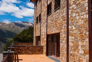 Casa aparellada a El Forn-Prats-Meritxell. Sofisticada casa adosada para comprar en forn el