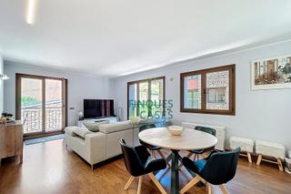 Apartment in Soldeu-Incles. Apartamento en venta a pie de pistas de soldeu  zona peretol