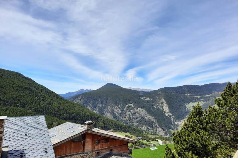 Foto 43cb73b8-86d4-4bd7-a46d-d3769b5b0772. Casa aparellada amb calefacció aparcament a Centro Andorra la Vella