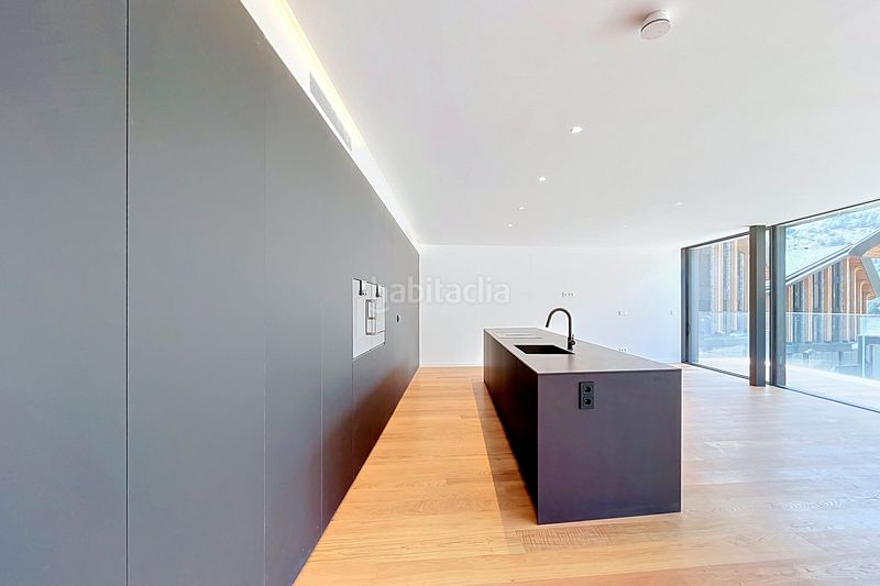 Foto 441aafb3-07d3-4f20-8255-b6d7a0945984. Apartament amb xemeneia calefacció aparcament piscina a Madrid