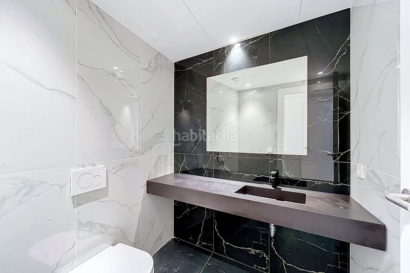 Foto 62178e2c-04d0-4583-8e0e-f300ada411d0. Apartament amb xemeneia calefacció aparcament piscina a Madrid